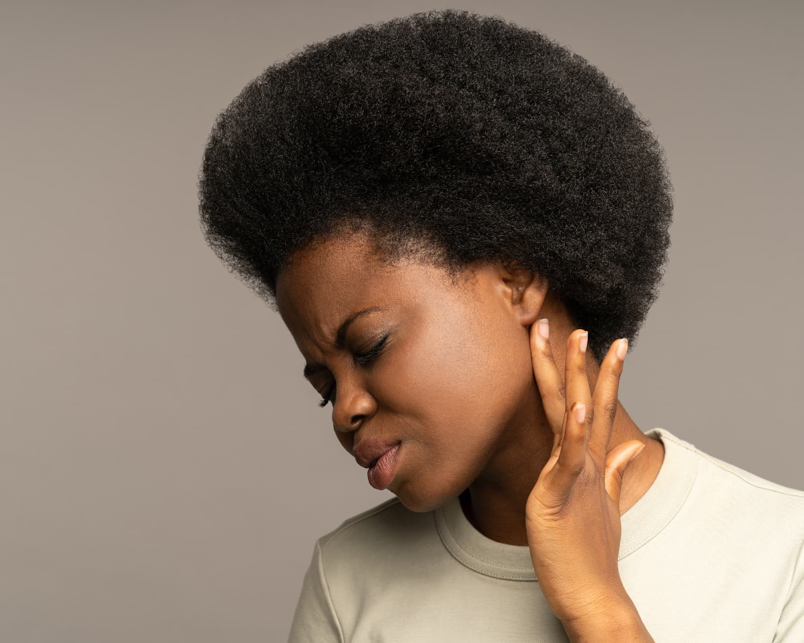 How to Get Rid of Crackling Sounds in Ears